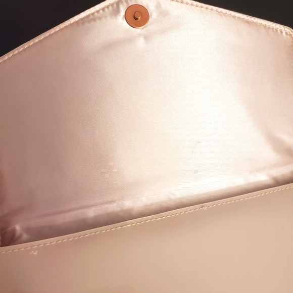 Ted Baker - Kissing Pugs vinyl clutch NWT - Picture 6 of 11